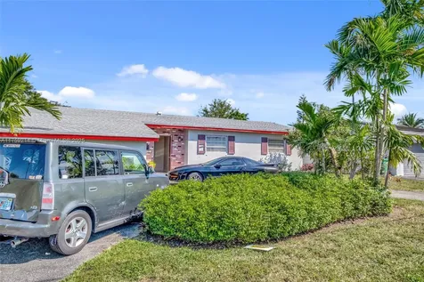 1631 SW 99th Court Miami FL 33165