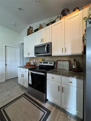 1930 NE 28th Street Cape Coral FL 33909