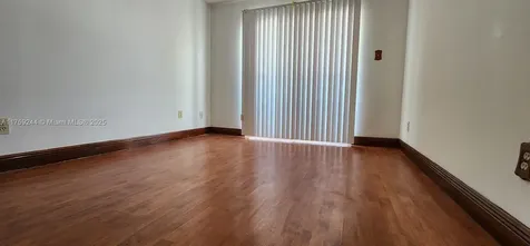 8422 SW 209th Street Cutler Bay FL 33189