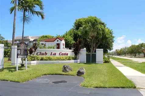 8422 SW 209th Street Cutler Bay FL 33189
