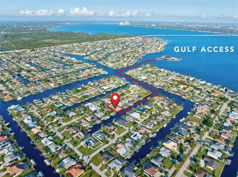 2022 SE 29th Street Cape Coral FL 33904