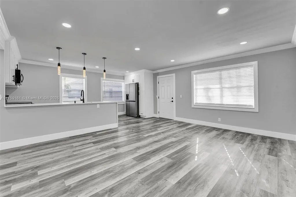 38 Flanders A Delray Beach FL 33484