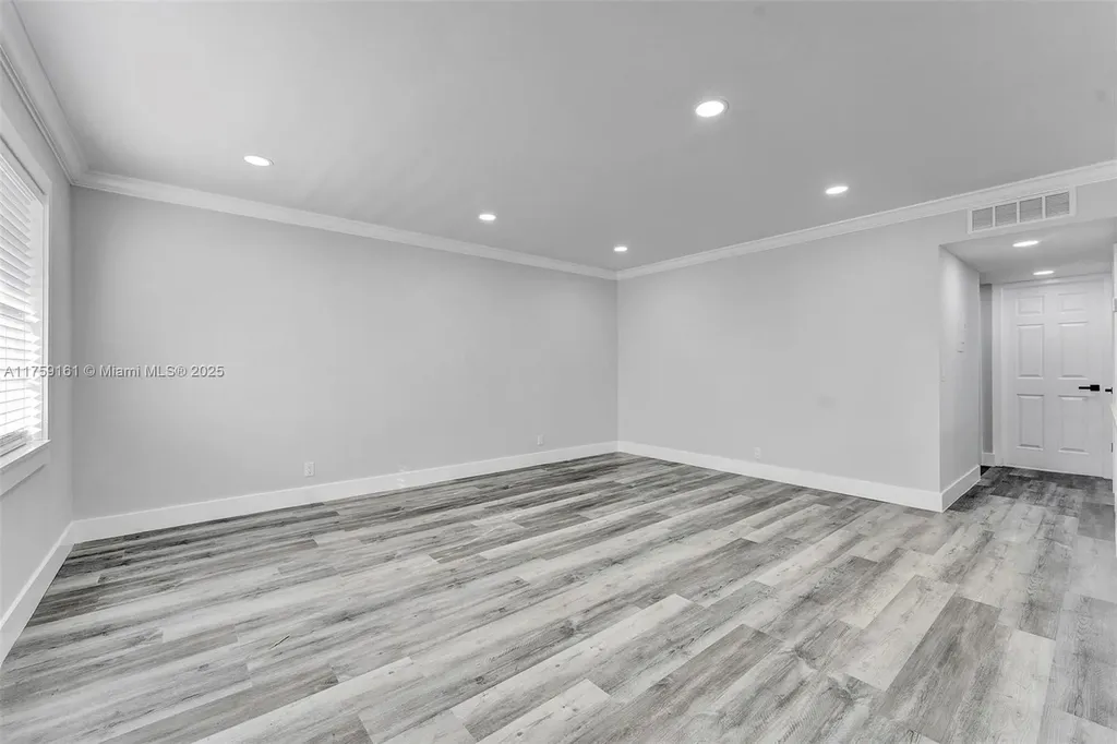 38 Flanders A Delray Beach FL 33484