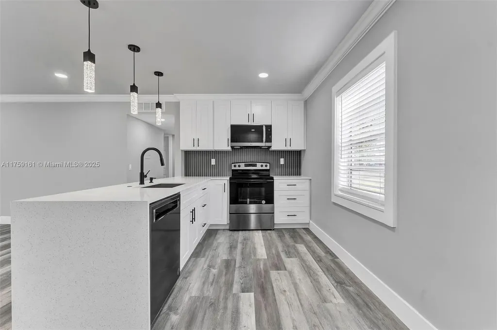 38 Flanders A Delray Beach FL 33484