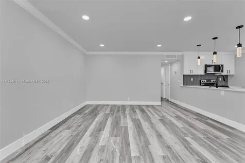 38 Flanders A Delray Beach FL 33484