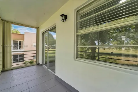 38 Flanders A Delray Beach FL 33484