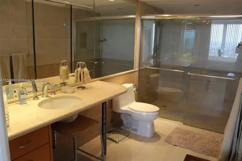 881 Ocean Drive Key Biscayne FL 33149
