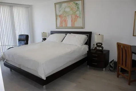 881 Ocean Drive Key Biscayne FL 33149