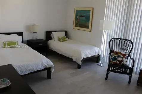 881 Ocean Drive Key Biscayne FL 33149