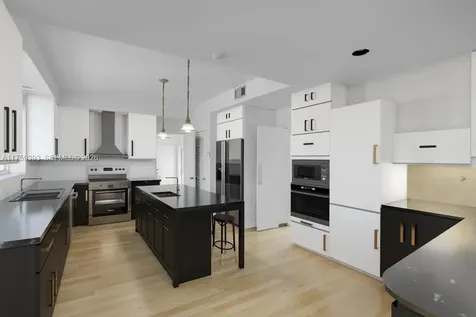 5861 La Gorce Drive Miami Beach FL 33140