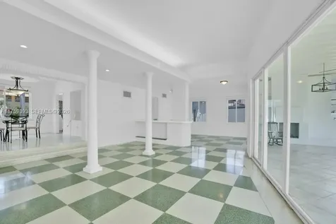5861 La Gorce Drive Miami Beach FL 33140
