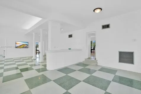 5861 La Gorce Drive Miami Beach FL 33140