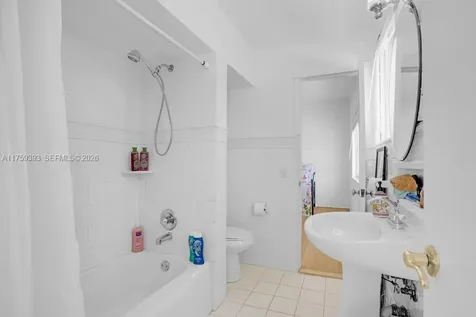 5861 La Gorce Drive Miami Beach FL 33140