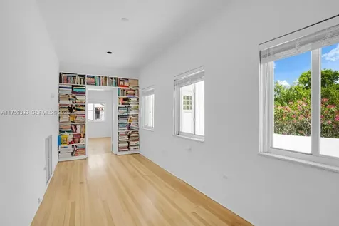 5861 La Gorce Drive Miami Beach FL 33140