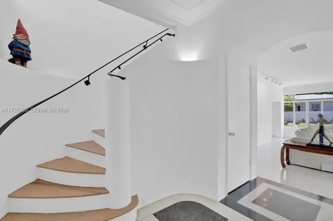 5861 La Gorce Drive Miami Beach FL 33140