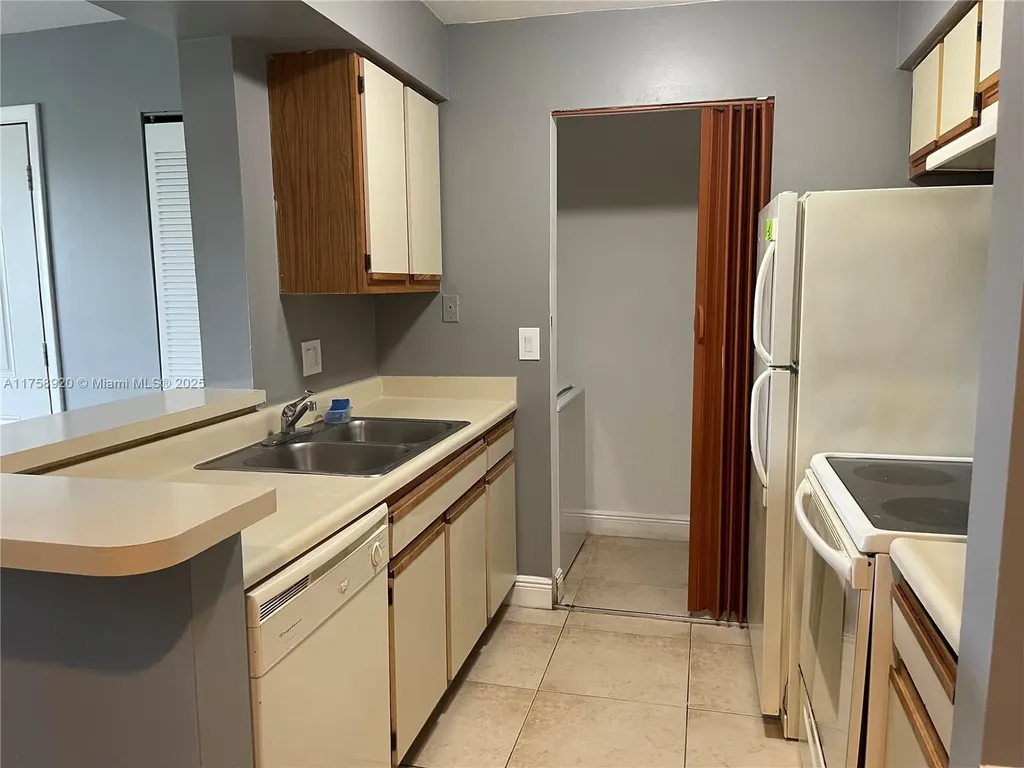 1247 SW 46th Avenue Pompano Beach FL 33069