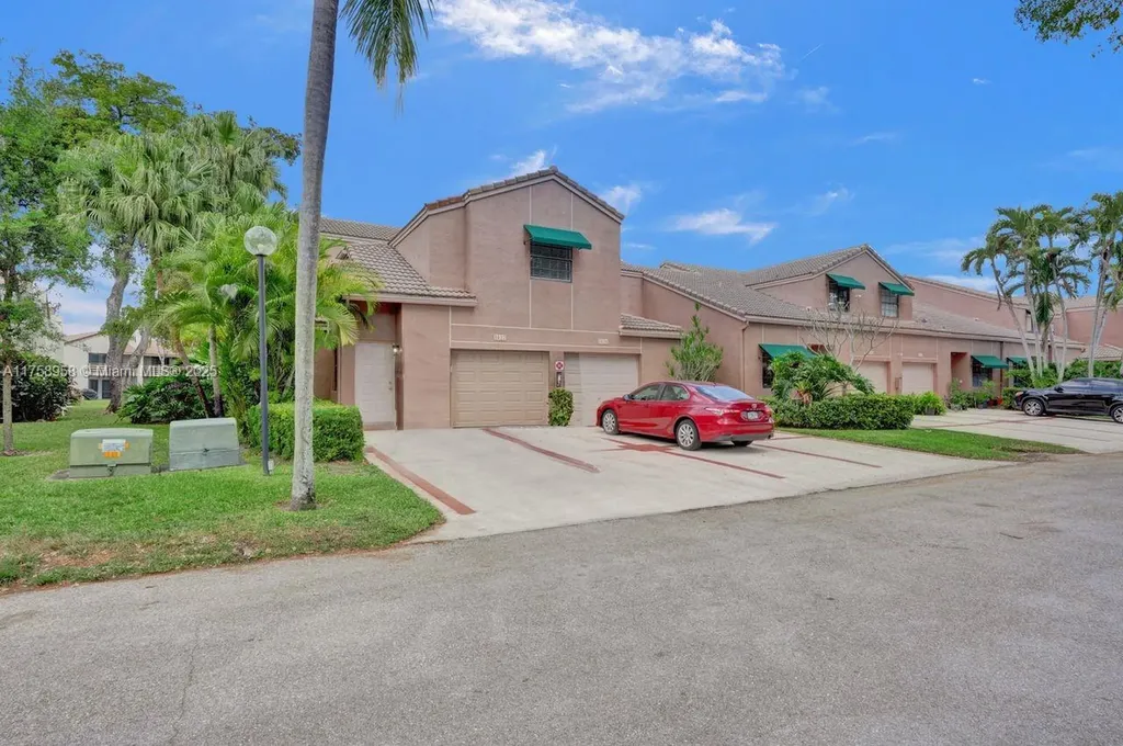 1627 Cypress Pointe Drive Coral Springs FL 33071