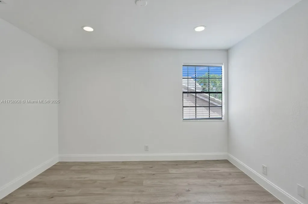 1627 Cypress Pointe Drive Coral Springs FL 33071