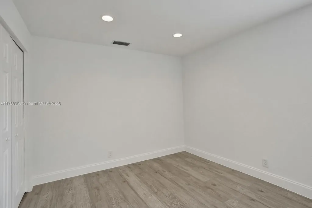 1627 Cypress Pointe Drive Coral Springs FL 33071