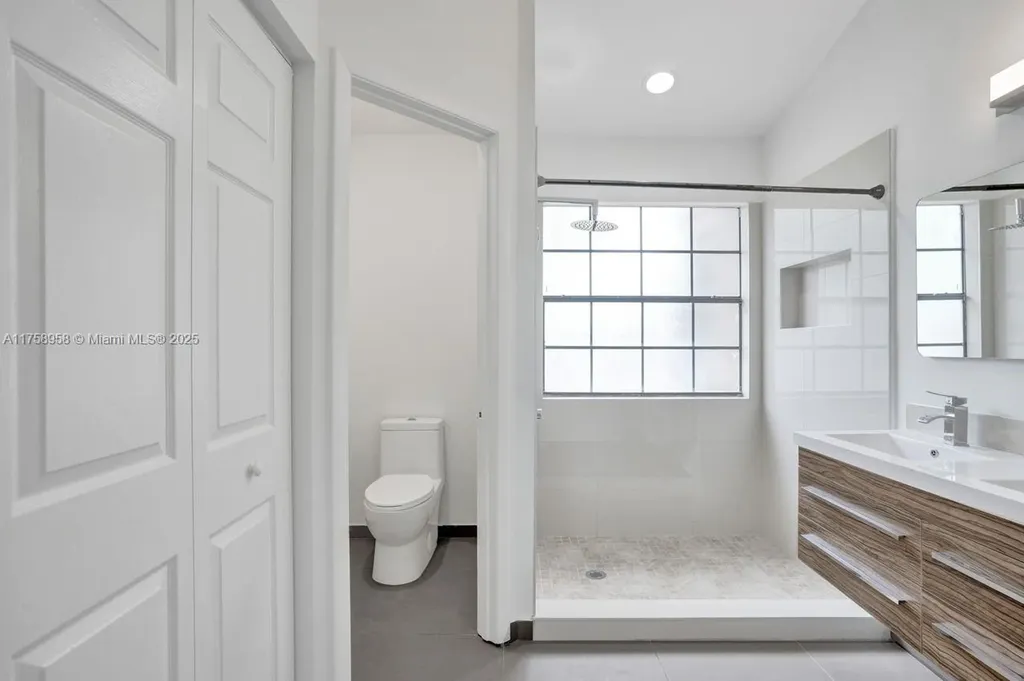 1627 Cypress Pointe Drive Coral Springs FL 33071