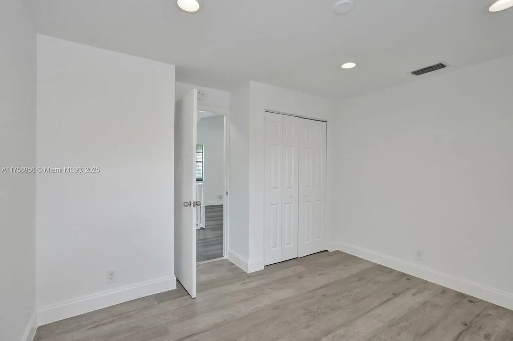 1627 Cypress Pointe Drive Coral Springs FL 33071