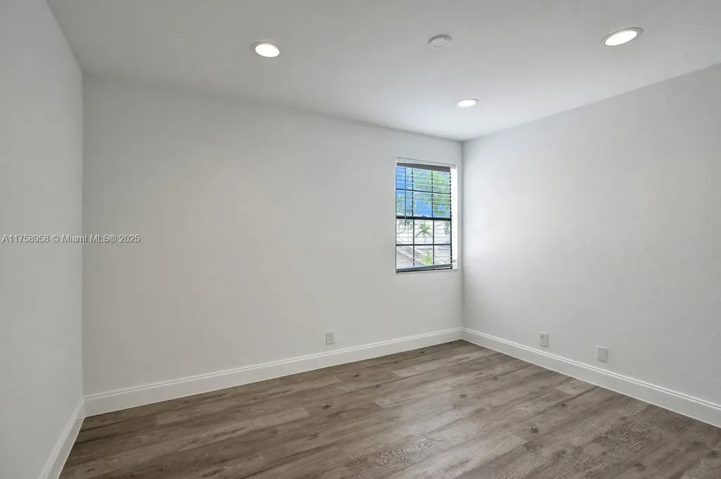 1627 Cypress Pointe Drive Coral Springs FL 33071