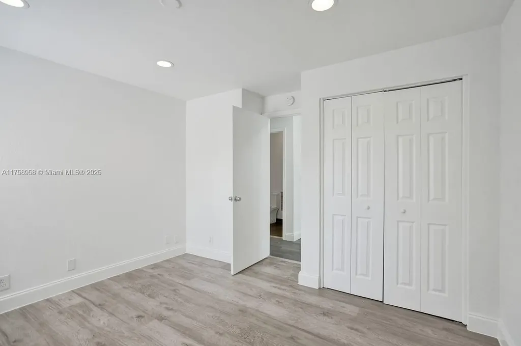 1627 Cypress Pointe Drive Coral Springs FL 33071