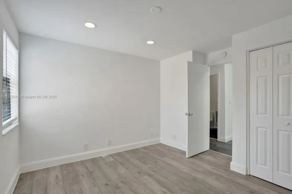 1627 Cypress Pointe Drive Coral Springs FL 33071