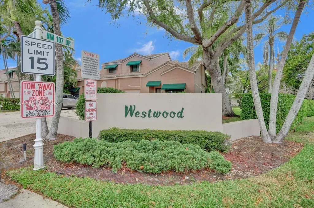 1627 Cypress Pointe Drive Coral Springs FL 33071