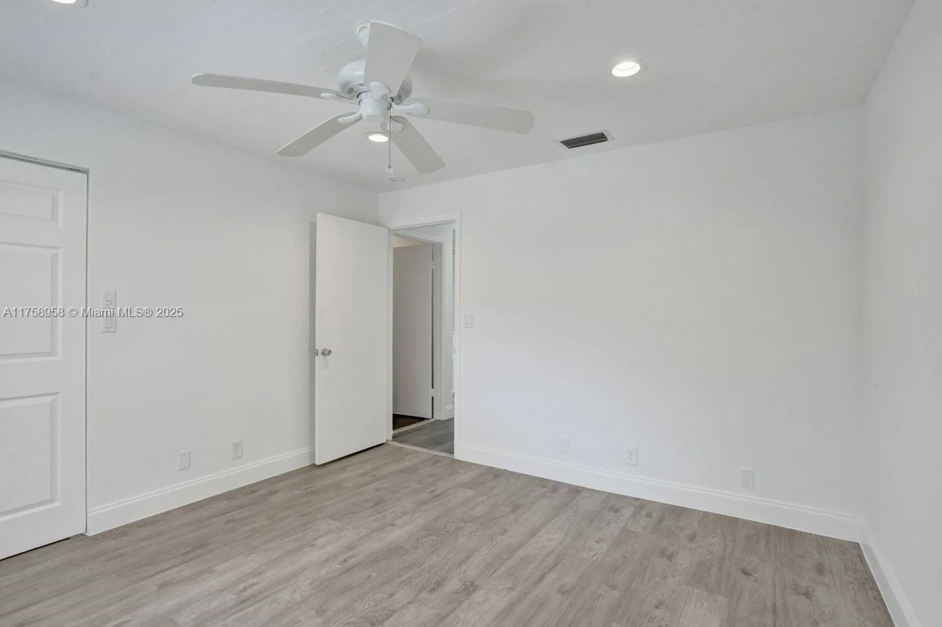 1627 Cypress Pointe Drive Coral Springs FL 33071