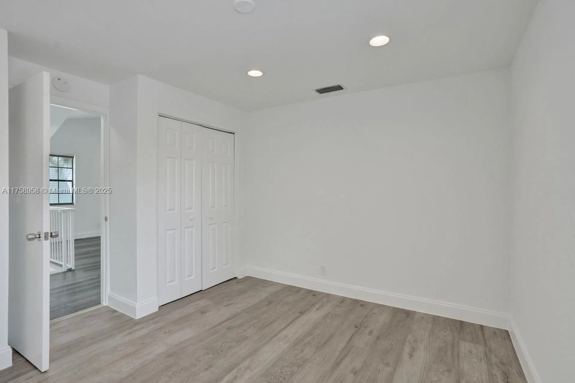 1627 Cypress Pointe Drive Coral Springs FL 33071