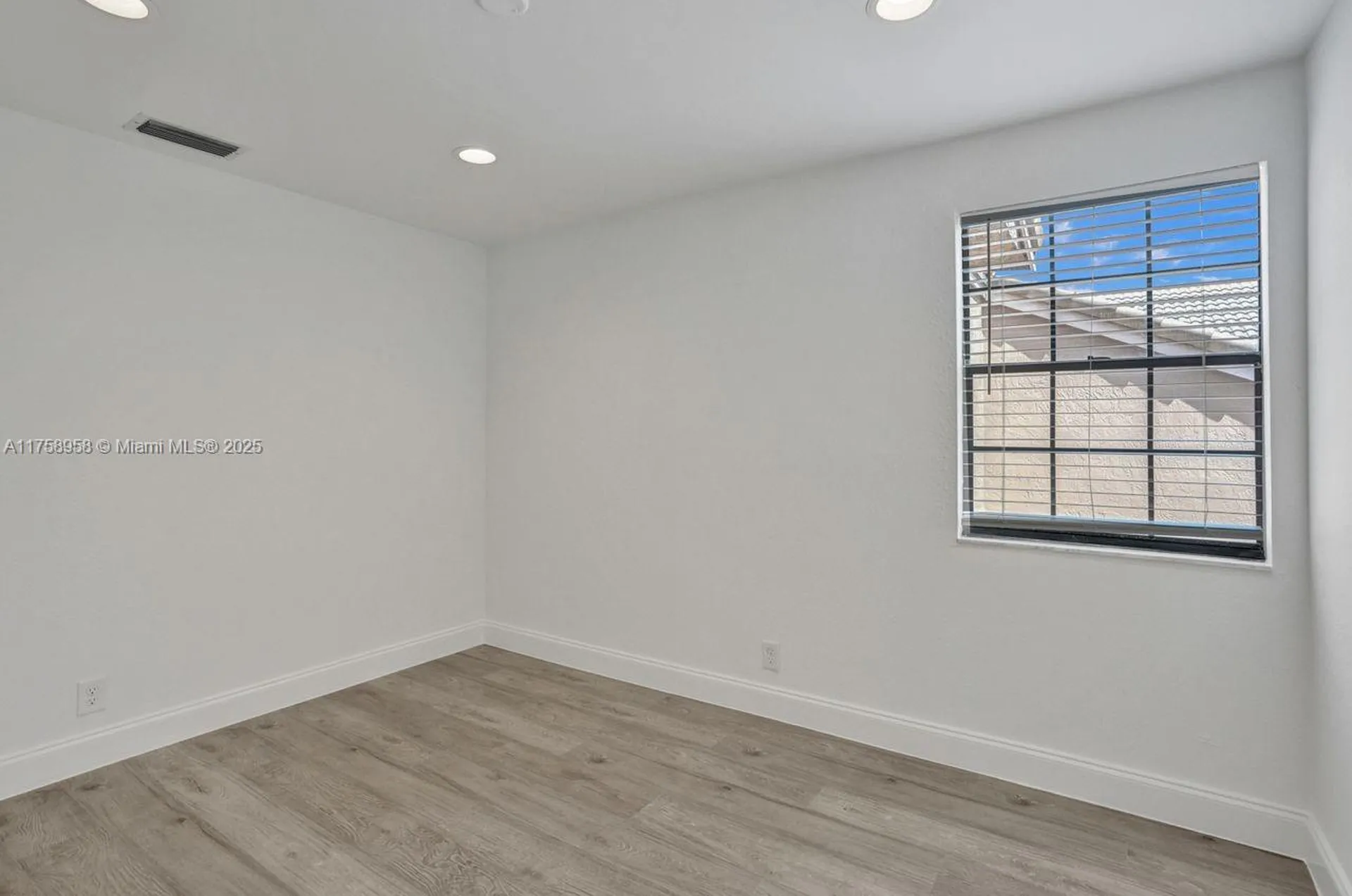 1627 Cypress Pointe Drive Coral Springs FL 33071