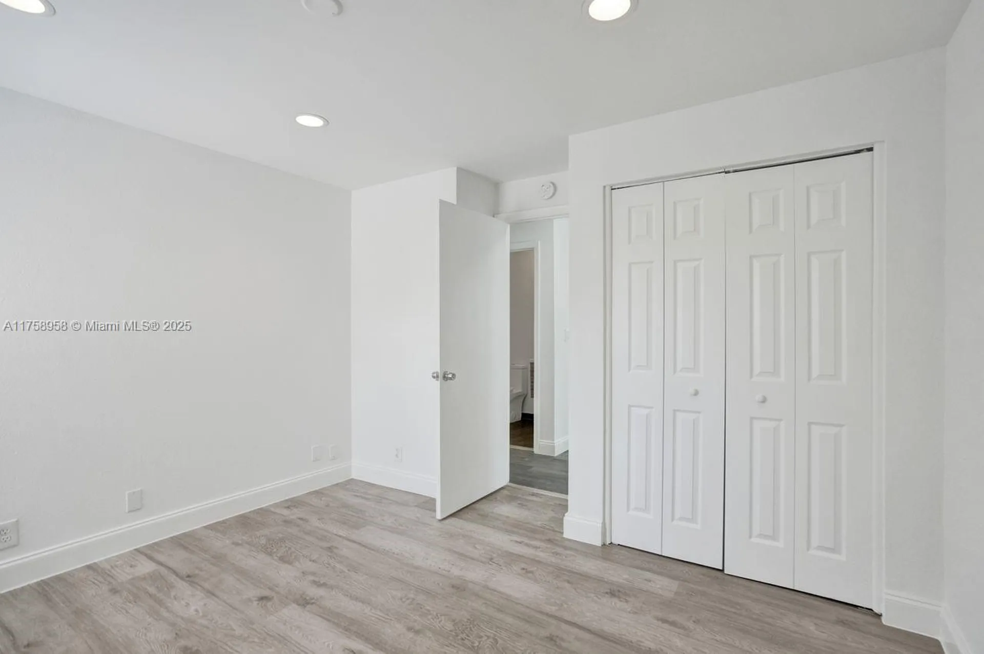 1627 Cypress Pointe Drive Coral Springs FL 33071