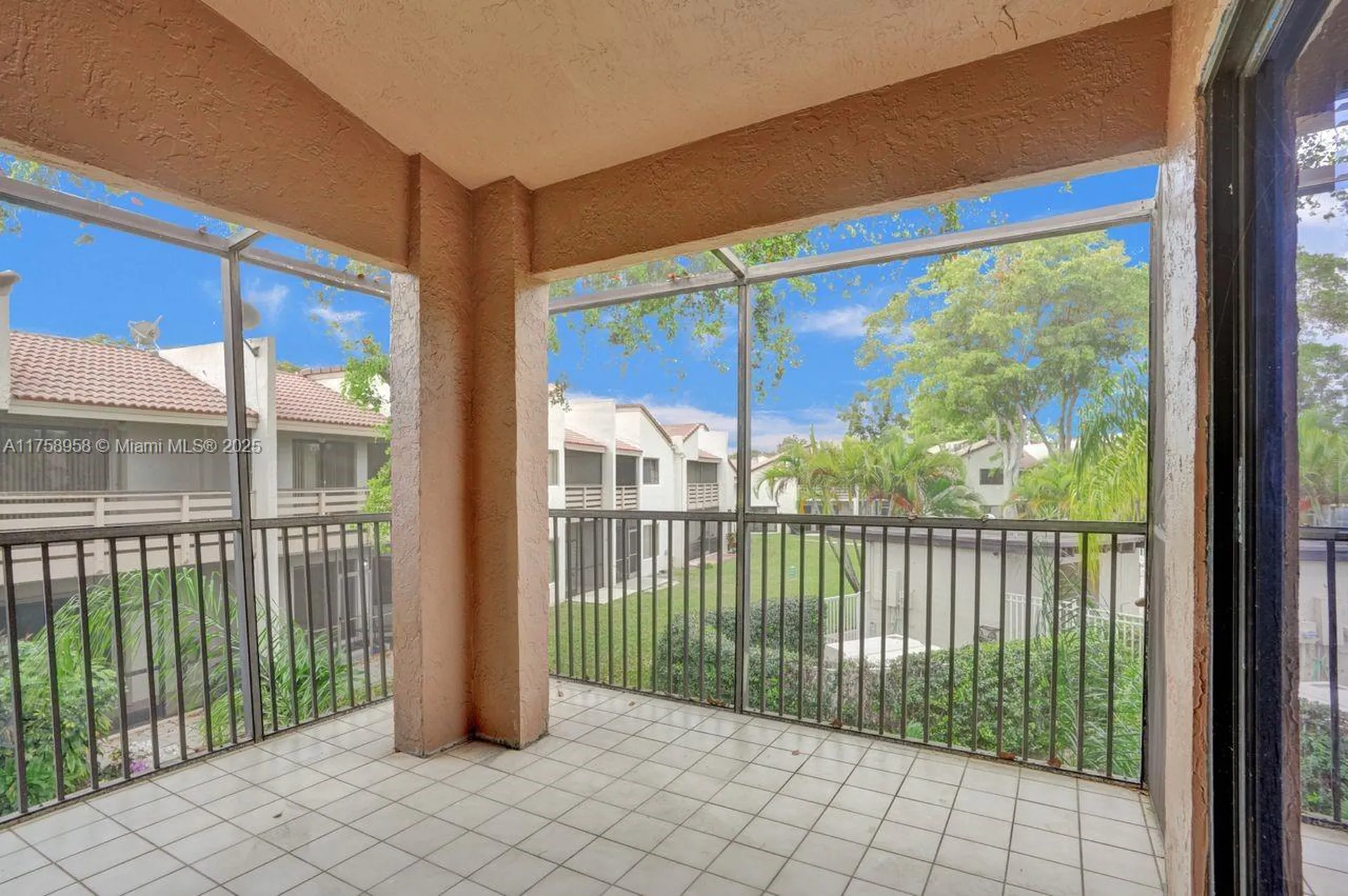 1627 Cypress Pointe Drive Coral Springs FL 33071