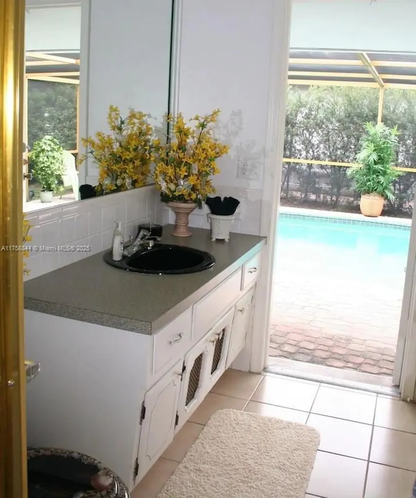 1933 Twin Dolphin Lane Fort Lauderdale FL 33316