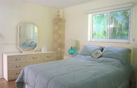 1933 Twin Dolphin Lane Fort Lauderdale FL 33316