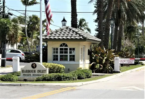 1933 Twin Dolphin Lane Fort Lauderdale FL 33316