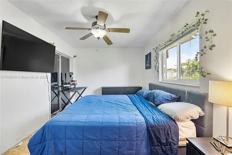 9905 NW 71st Street Tamarac FL 33321