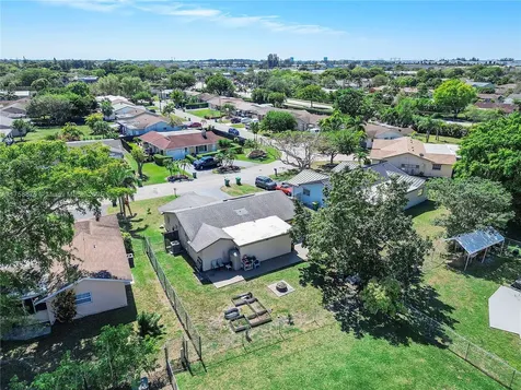 9905 NW 71st Street Tamarac FL 33321