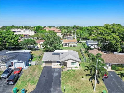 9905 NW 71st Street Tamarac FL 33321