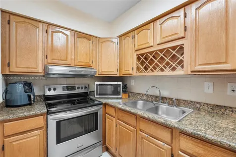 9905 NW 71st Street Tamarac FL 33321