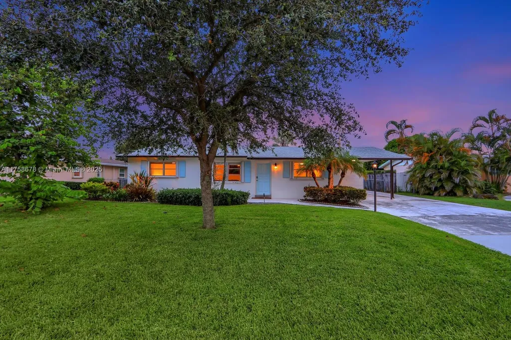 2346 N Wallen Drive West Palm Beach FL 33410