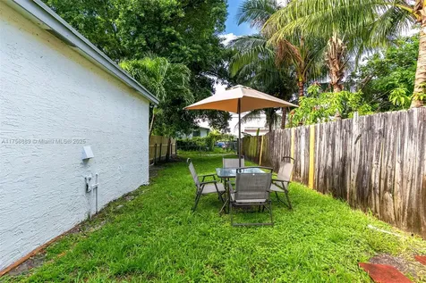 4300 SW 28th Street West Park FL 33023