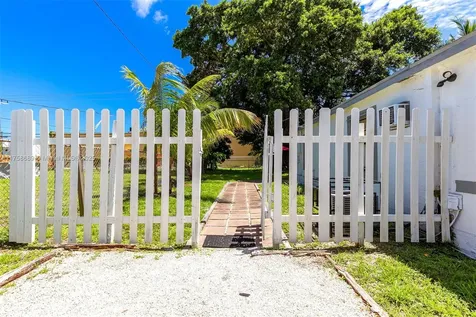 4300 SW 28th Street West Park FL 33023