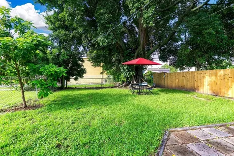 4300 SW 28th Street West Park FL 33023