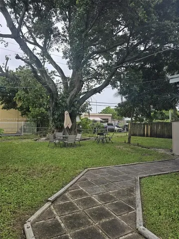 4300 SW 28th Street West Park FL 33023