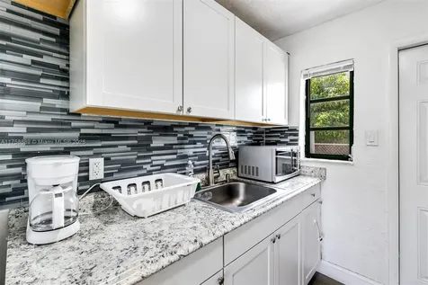 4300 SW 28th Street West Park FL 33023