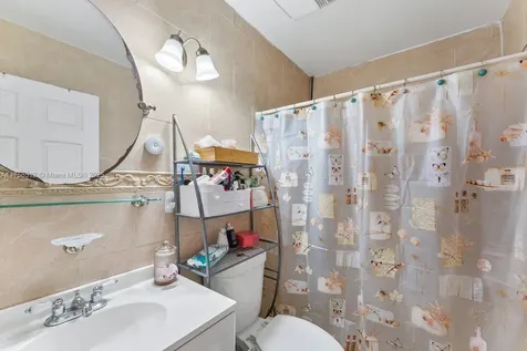 5871 W 21st Court Hialeah FL 33016