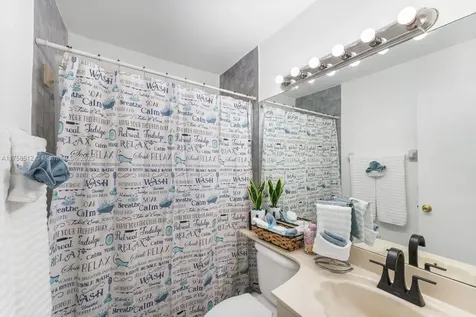 5871 W 21st Court Hialeah FL 33016