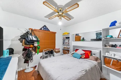 5871 W 21st Court Hialeah FL 33016